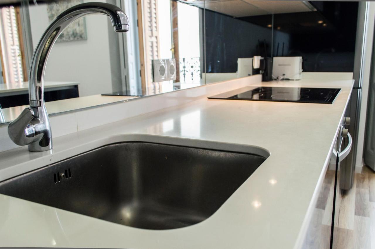 For You Rentals New Design Apartment Temporal Puerta Del Sol Pre10C Madrid Kültér fotó
